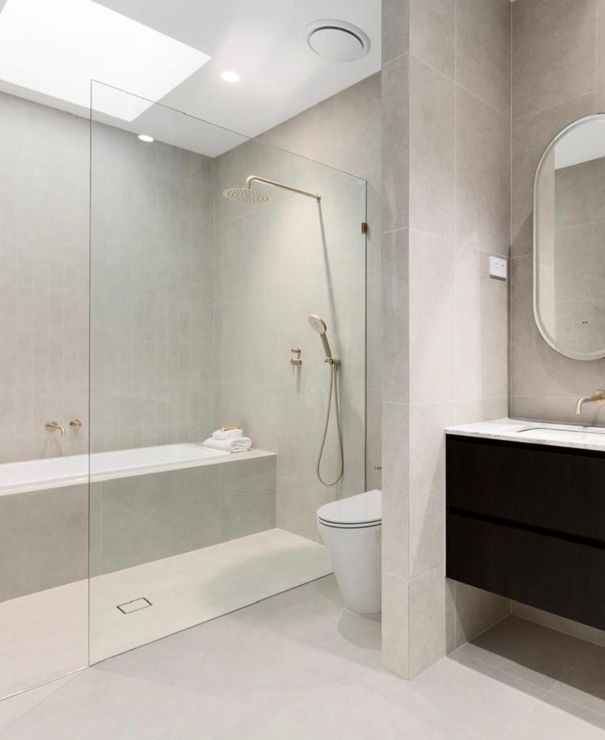 BELLA VISTA MICA WALL SHOWER ARM-450MM-CURVED