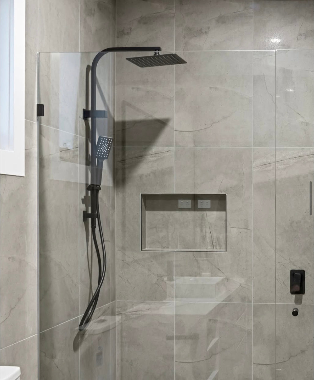 BELLA VISTA CRESTA DUAL SHOWER RAIL