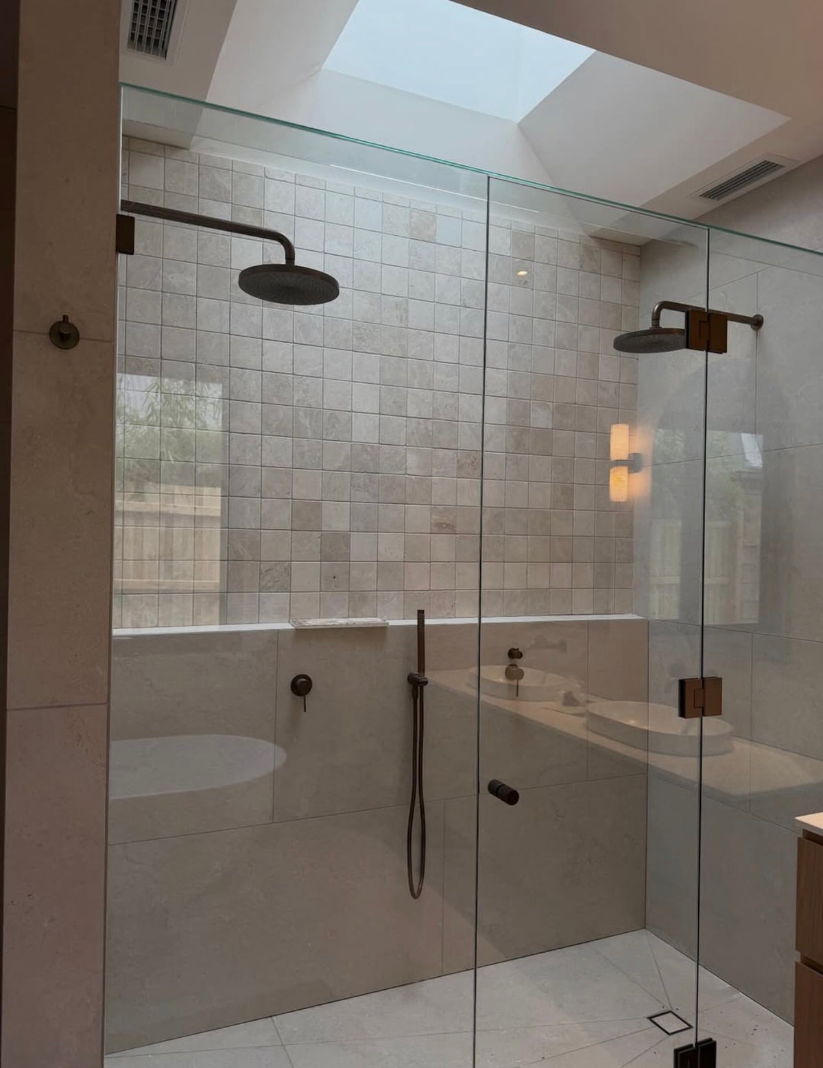 BELLA VISTA ROUND SHOWER HEAD