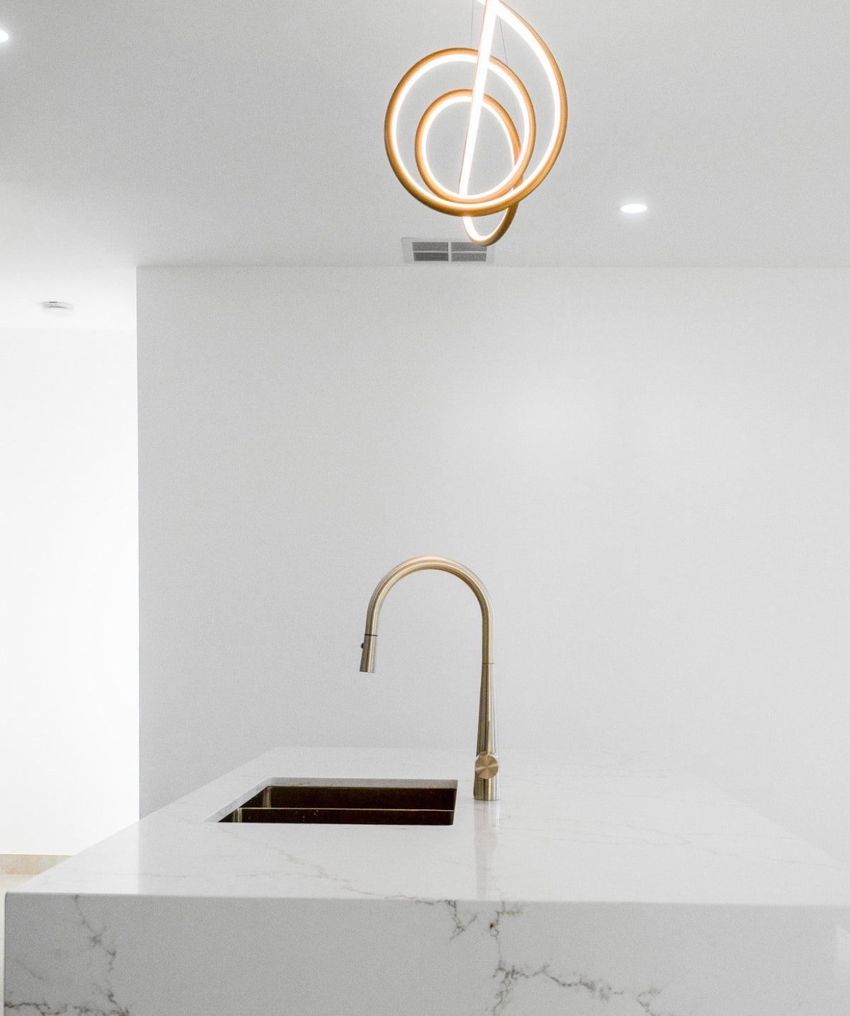 BELLA VISTA FLUTED PULL-OUT SINK MIXER
