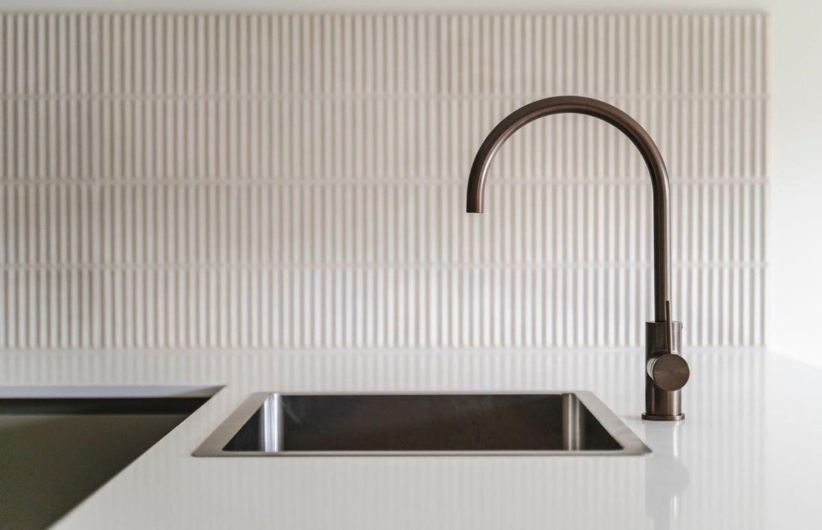 BELLA VISTA MICA GOOSENECK SINK MIXER