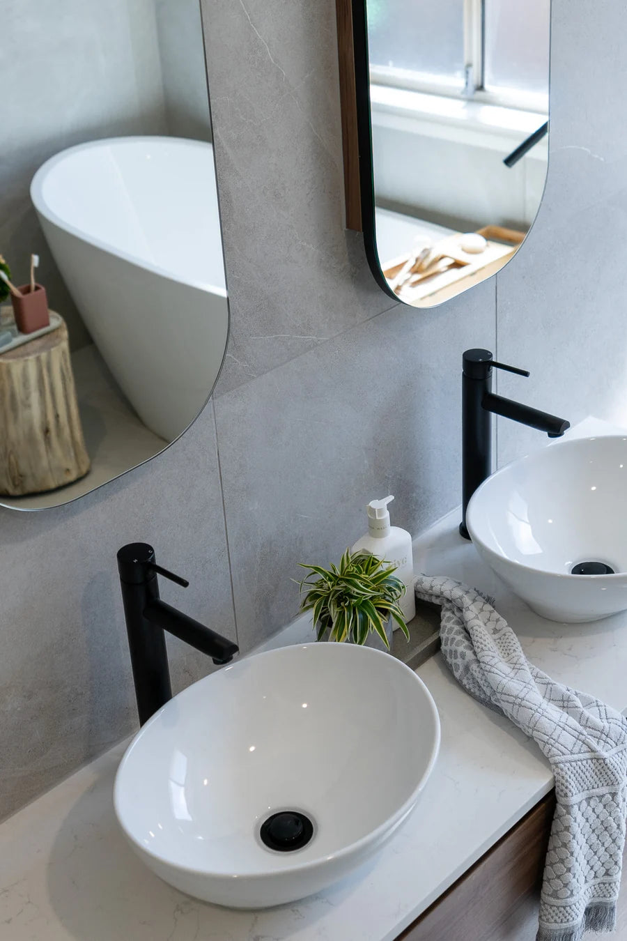 MEIR ROUND TALL BASIN MIXER