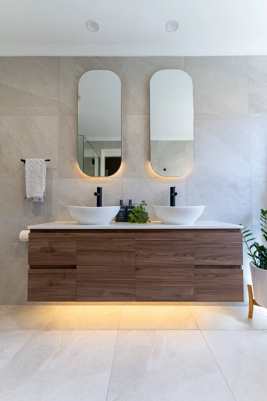 MEIR ROUND TALL BASIN MIXER