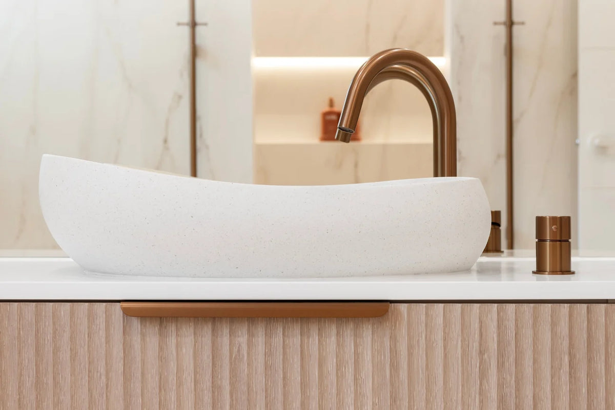 MEIR ÖPPEN EDGE-PULL 300MM CABINET HANDLE (BRUSHED)