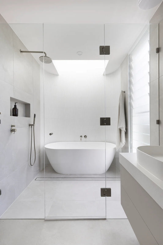 MEIR ROUND HAND SHOWER ON FIXED BRACKET