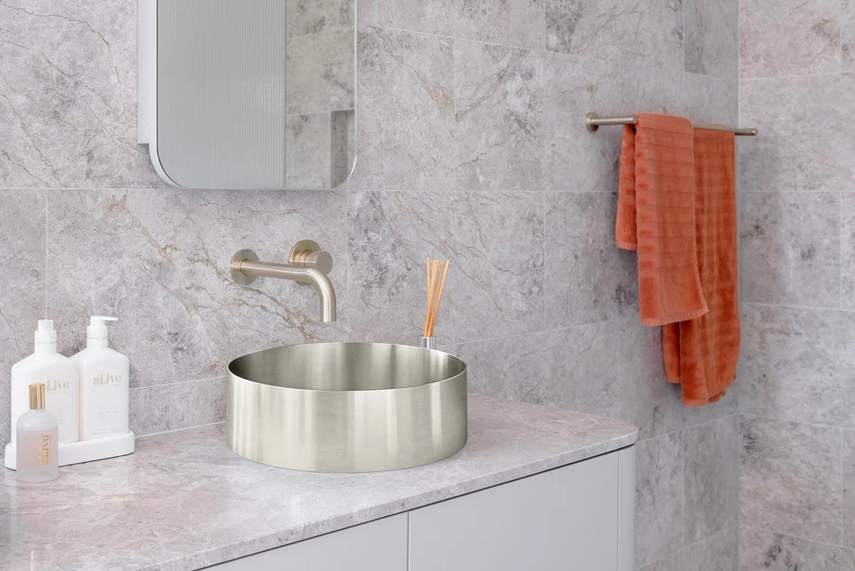 MEIR CURVAE SINGLE TOWEL RAIL 800MM