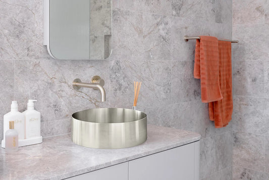 MEIR CURVAE SINGLE TOWEL RAIL 800MM