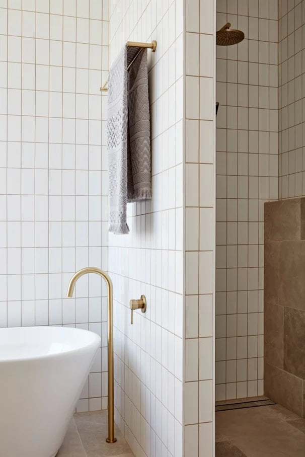 MEIR ROUND DOUBLE TOWEL RAIL 900MM